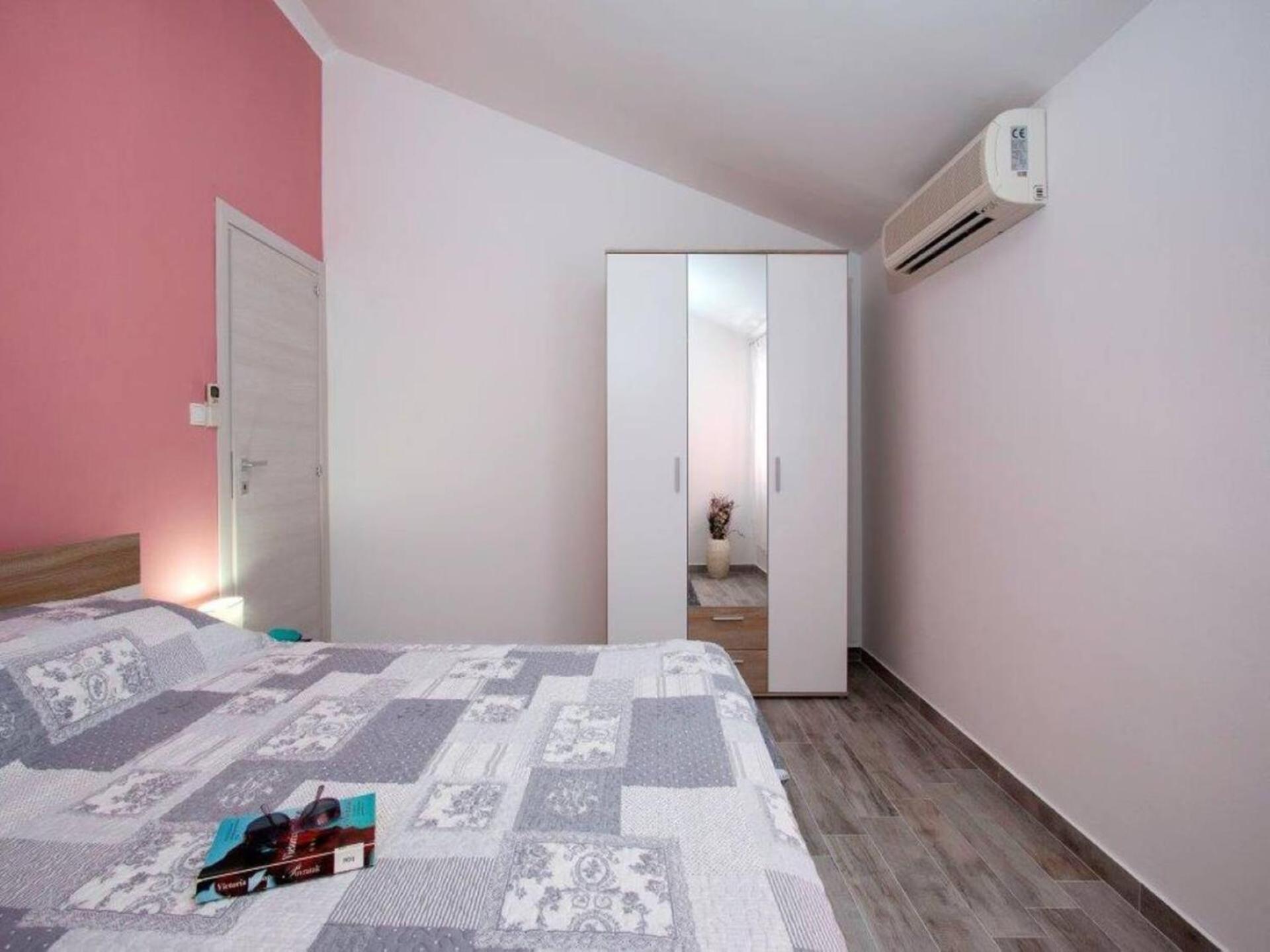 Pleasant Oriana Apartment Near The Sea-พูลา ภายนอก รูปภาพ